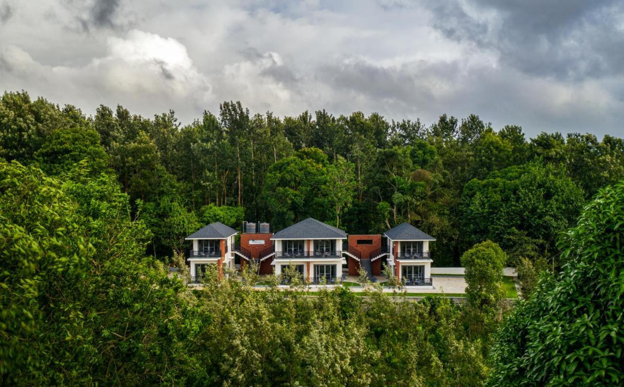 Vismita County Hotel Chikmagalūr Eksteriør billede